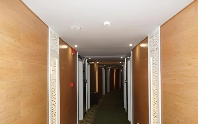 Happy Forest Hotel