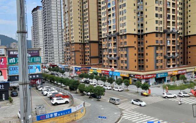 Yuan Lingjing E-Sports Hotel