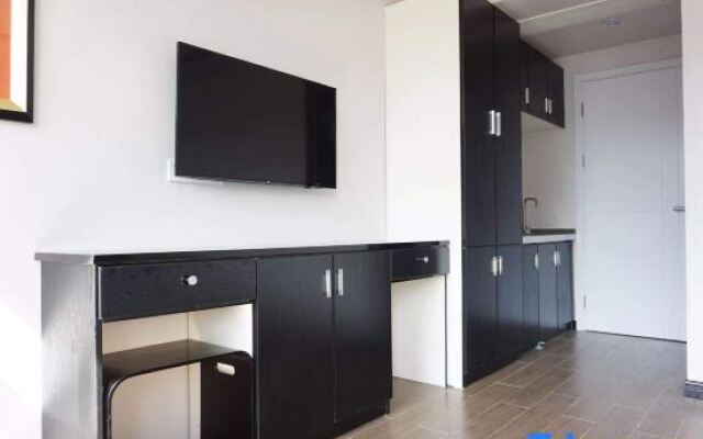 Zhenfeng Business Hotel