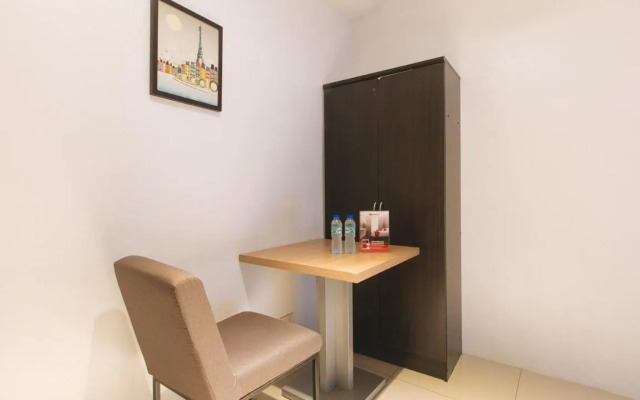 RedDoorz Plus @ Buendia Ave Makati
