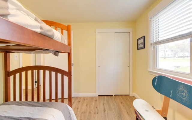 Family-friendly Bridgton Home, Steps to Lake!