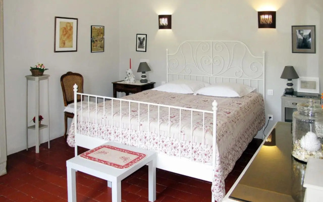 Holiday Home L'Olivier - MBE102