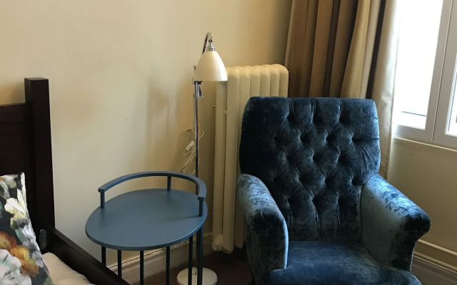 First Hotel & Suites Oslo West