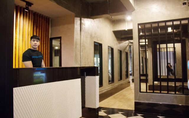 Paradise Hotel