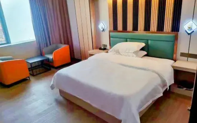Huilong Hotel