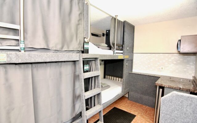 Casa Blanca Hostel