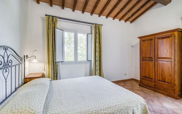 Oliva Family Apt Shared Pool,volterra