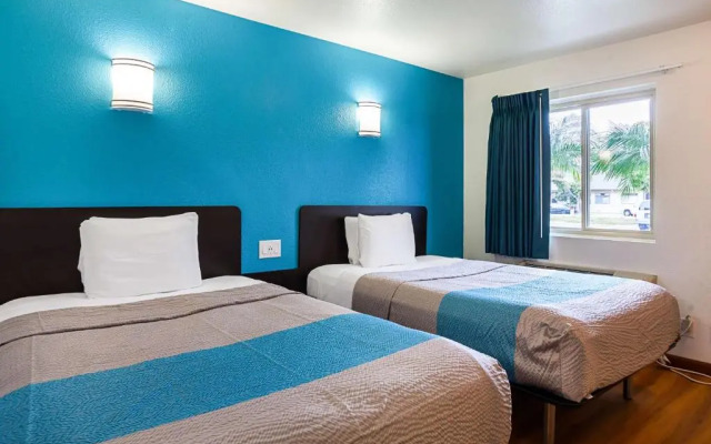 Motel 6 Ventura, CA - Downtown