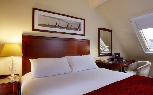 Macdonald Elmers Court Hotel