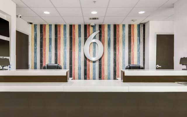 Motel 6 Cleburne, TX