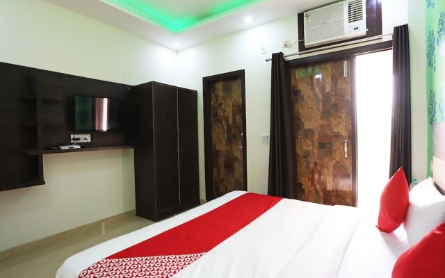 Oyo 42619 Diamond Key Residency