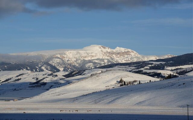 Elk Refuge Inn