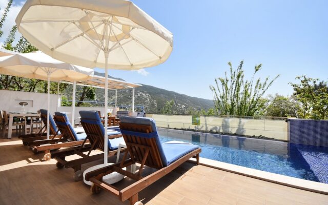 Villa Begum by Helaltatilvillari