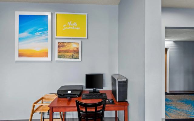 Days Inn by Wyndham Carroll