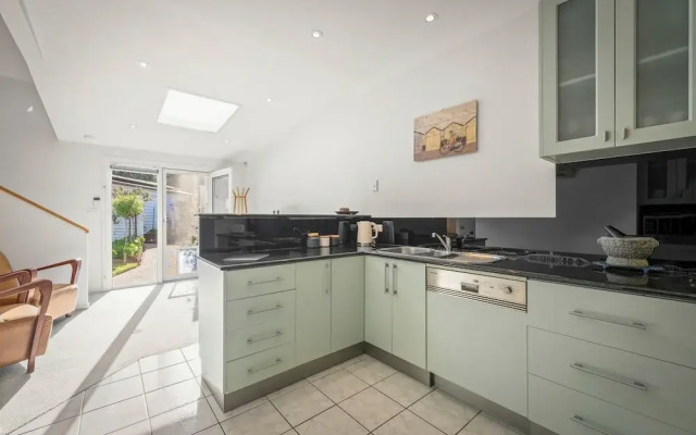 Beach Haven - Gorgeous 2 Bedroom House