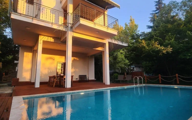 Guzide Sapanca Kosk&Villa