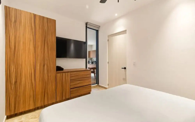 Great Located w Private Pool Fully Equipped Gym