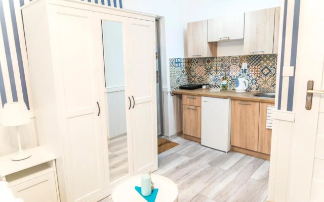 Marina House Apartments