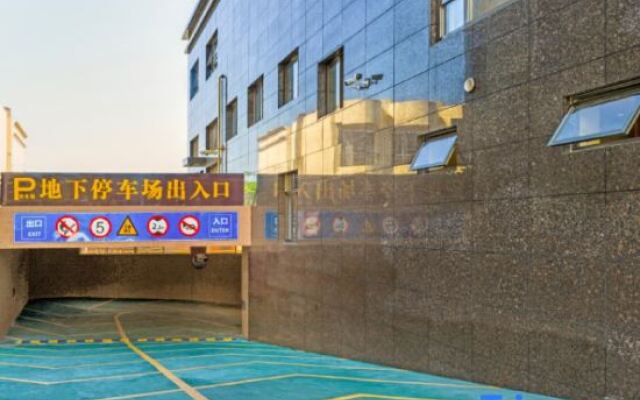 Yangjiang Guanhua Hotel (Hailing Island Dajiaowan)