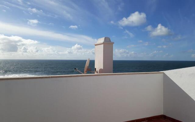 Villa over the Ocean in Magoito-Sintra