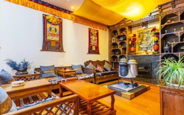 Shangri la Le Fu Ge Dan Inn (dukezong ancient city store)