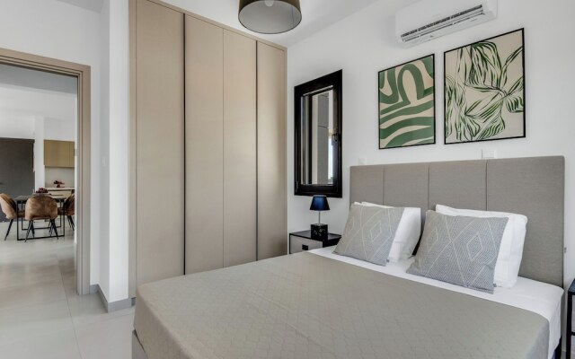 Sanders Elgio - Generous 2-bdr Apt w Balcony