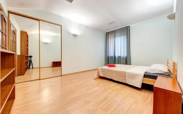 Luxury 3-bedroom apartment Gonchara