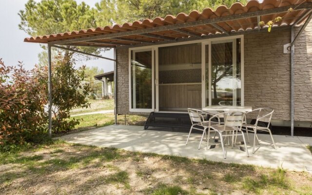 Nicely Furnished Chalet With Ac, 4Km From Sirmione