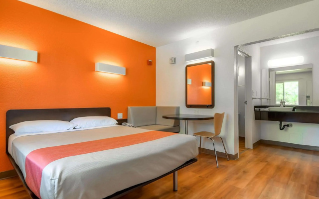Motel 6 San Diego, CA - North