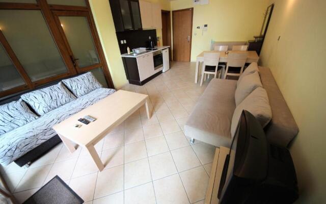 Menada Midia Apartments