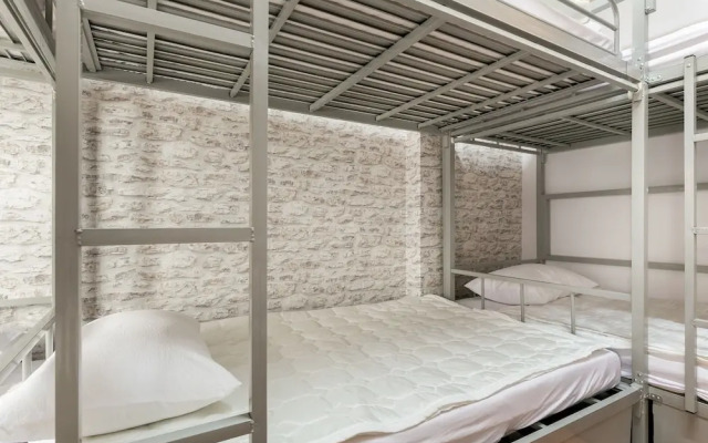 Minh Phuong-Hostel by OYO Rooms