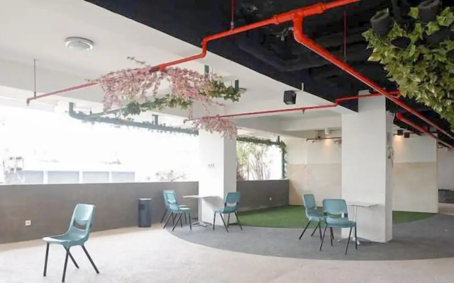 Compact And Restful Studio At Pavilion Permata Apartment