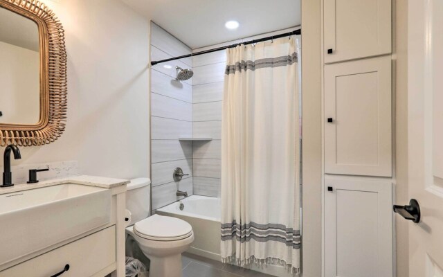 Boho-chic Folsom Retreat: Walkable Location!