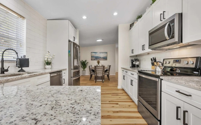 The Oak Hideaway Pet Friendly 3bd!