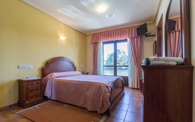 Hostal Restaurante O Cadaval