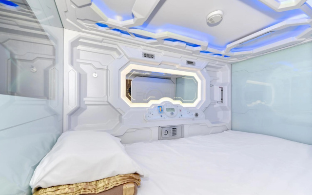 Space Q Capsule Hotel – Guest Rooms – Sydney