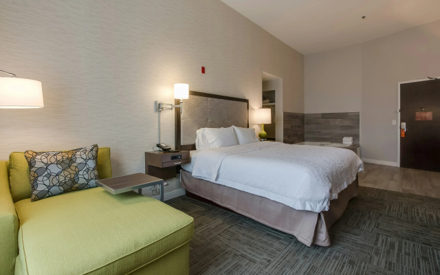 Hampton Inn White House