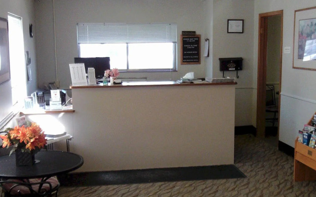 2nd Street Inn & Suites