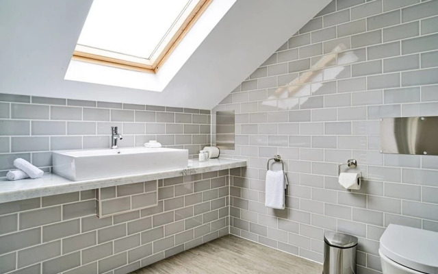 JOIVY Luxury George Street Apartments: Castle Suite