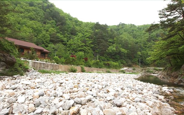 Yangyang Bidanhyang Komu Pension