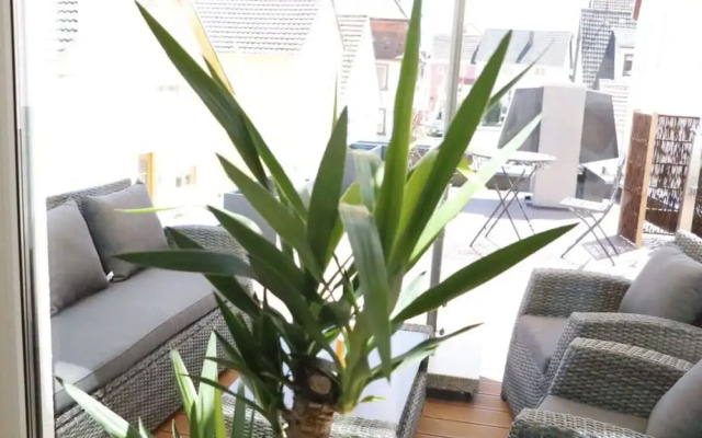 Welcoming Apartment Near Lake