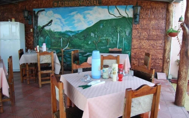 Adrianos Hostal