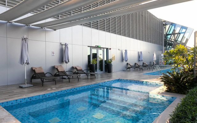 GLOBALSTAY. J One Tower Apartments