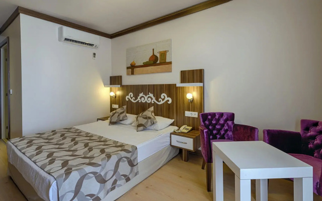 Akalia Suite Hotel & Spa