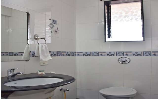 OYO 10765 Hotel Tanish