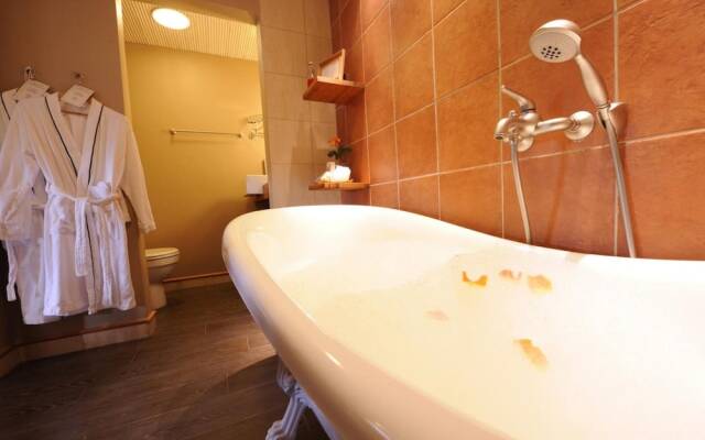 Krapi Hotel
