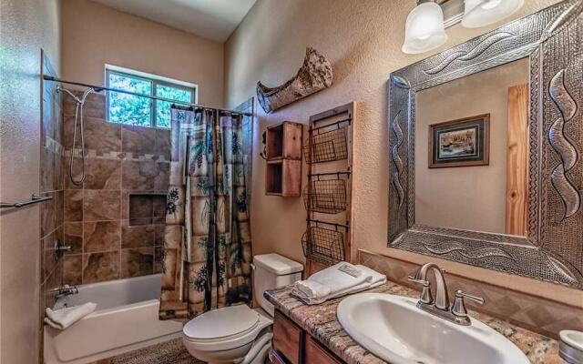 Cozy Knotty and Nice - Four Bedroom Cabin