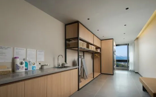 Atour Hotel Lishui Longquan