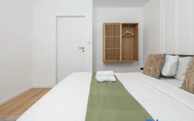 Lumina 4-room apartment near the city center