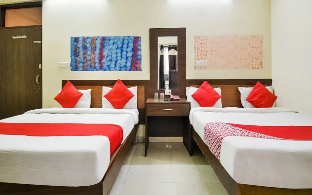 Oyo 16170 Bansiya Palace